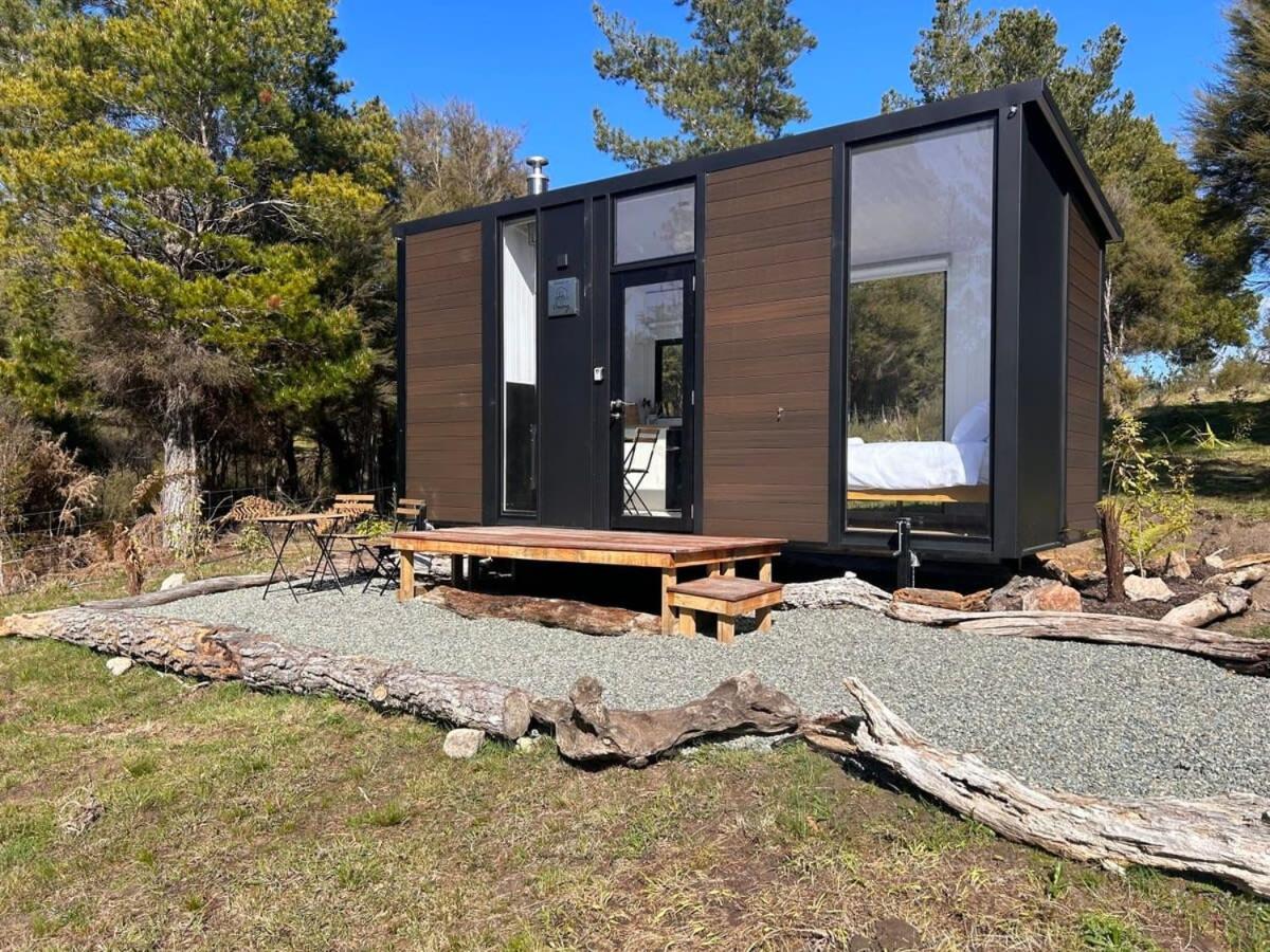 Vila Ruru Tiny House By Tiny Away Rangihaeata Exteriér fotografie
